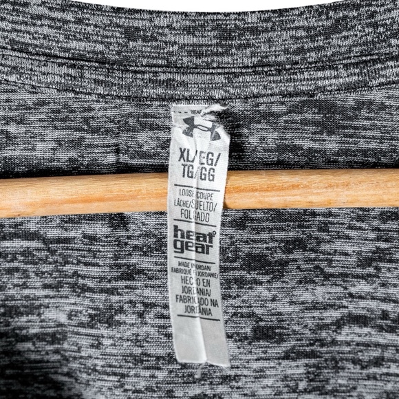 Under Armour Women's UA Tech™ V-Neck Twist Short Sleeve: Steel / Black; Size XL - Picture 6 of 7